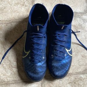 Mercurial Nike indoor cleat